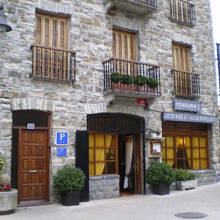 Pension Lagunak Zarautz Buitenkant foto