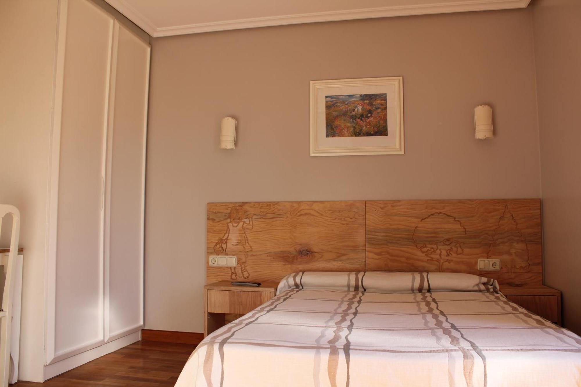 Pension Lagunak Zarautz Buitenkant foto