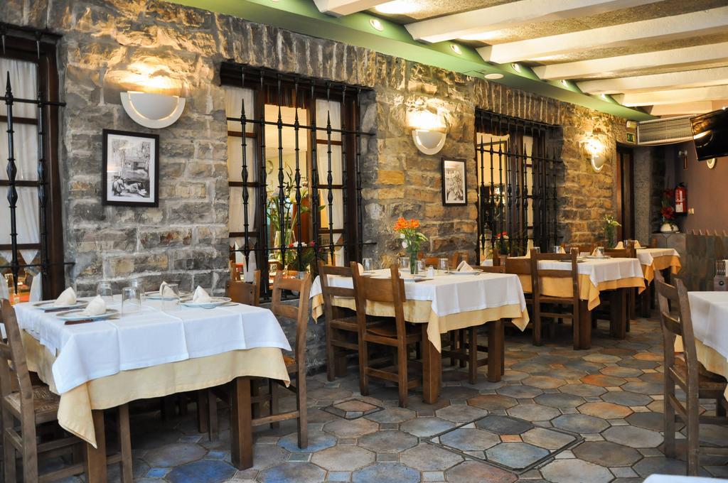 Pension Lagunak Zarautz Buitenkant foto